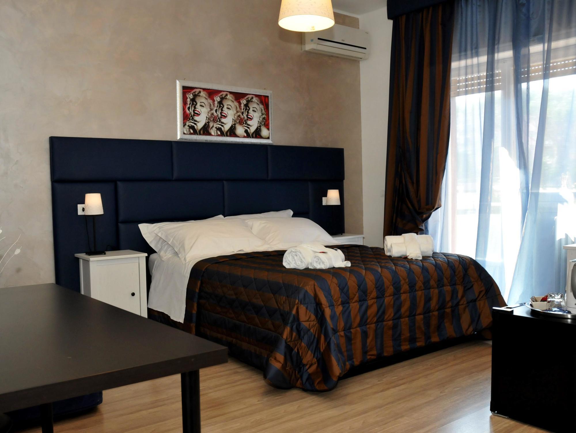 Frühstückspension Check-inn 3*